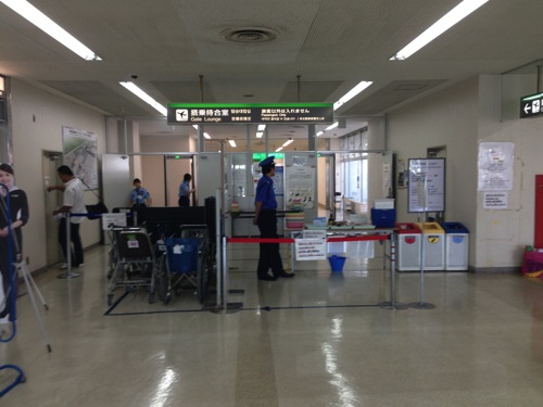 IMG_0861.JPG 荷物検査 那覇国際空港