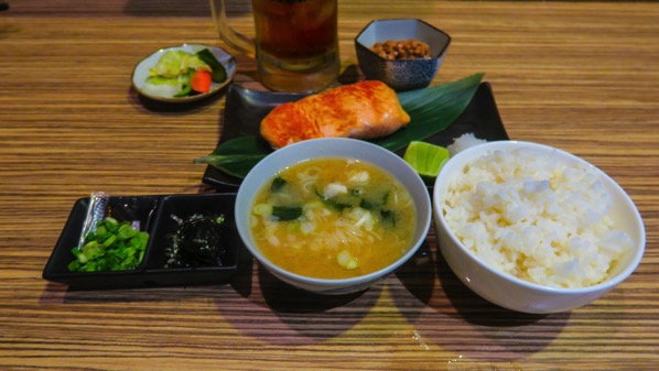 鮭、納豆定食